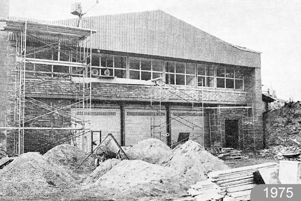 1975